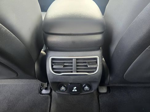 Used 2022 Hyundai Santa Fe Limited AWD/4WD image 26