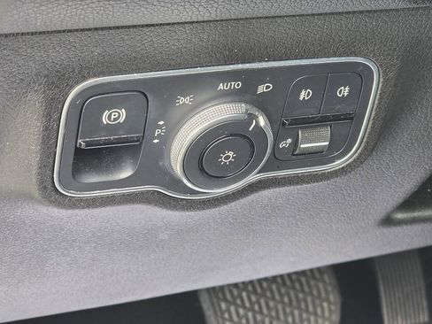 Used 2021 Mercedes-Benz GLB 250 image 8