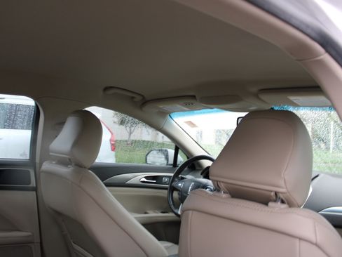 Used 2020 Lincoln MKZ image 37