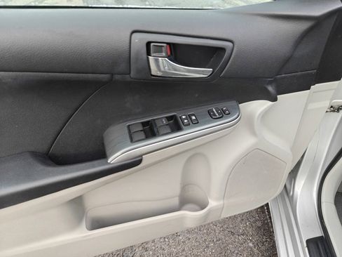 Used 2012 Toyota Camry XLE image 13