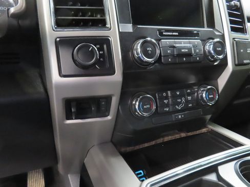Used 2019 Ford F350 Lariat image 58