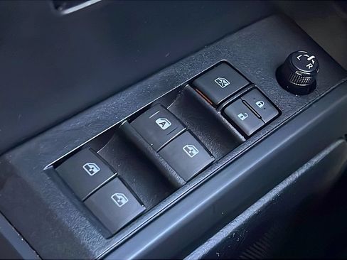 Used 2019 Toyota Tacoma SR w/ SR Convenience Package RWD image 18
