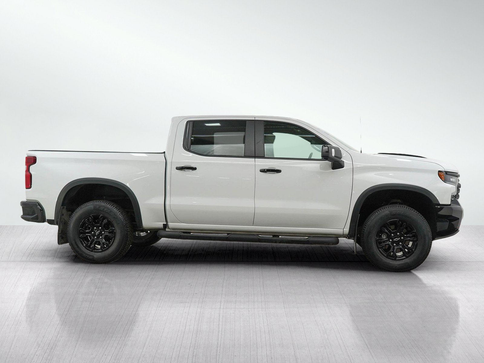 Used 2023 Chevrolet Silverado 1500 ZR2 w/ Technology Package AWD/4WD image 6
