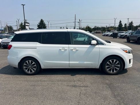 Used 2016 Kia Sedona SX FWD image 6
