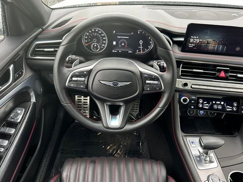 Used 2025 Genesis G70 3.3T Advanced RWD image 17