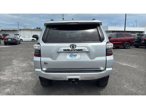 Used 2021 Toyota 4Runner SR5 Premium AWD/4WD image 5