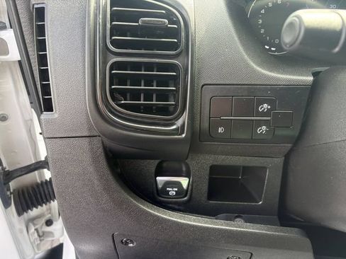 Used 2025 RAM ProMaster 2500 w/ U-Haul Equipment Group FWD image 20