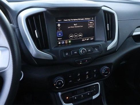 Used 2024 GMC Terrain SLE image 15