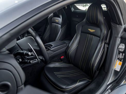 Used 2023 Aston Martin V8 Vantage Roadster image 13