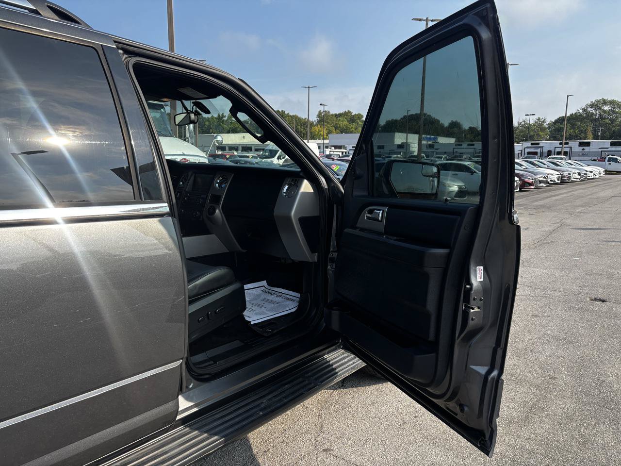 Used 2015 Ford Expedition Limited AWD/4WD image 9