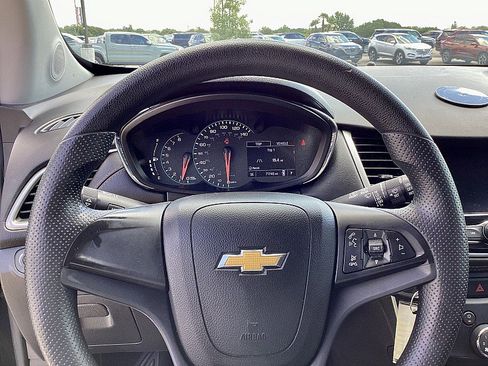 Used 2020 Chevrolet Trax LS image 10