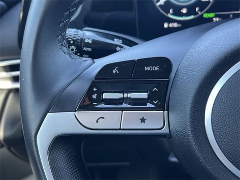 Used 2024 Hyundai Elantra Limited image 14