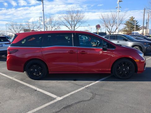 Used 2025 Honda Odyssey Sport-L image 2