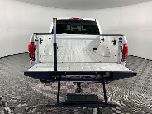 Used 2015 Ford F150 Lariat w/ Equipment Group 502A Luxury AWD/4WD image 9