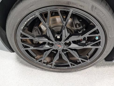 Used 2024 Chevrolet Corvette Stingray Premium Conv w/ Z51 Performance Package RWD image 10