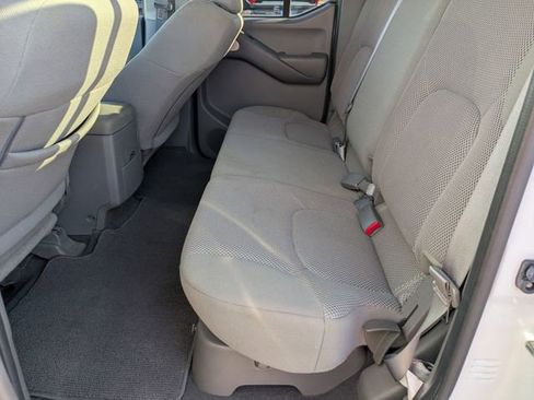 Used 2019 Nissan Frontier SV image 26