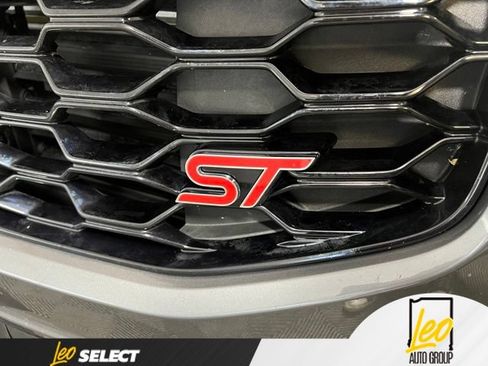 Used 2025 Ford Explorer ST AWD/4WD image 8