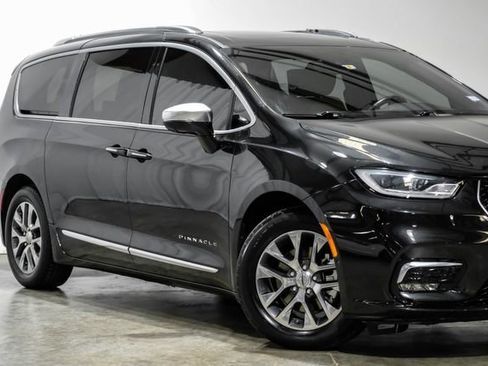 Used 2022 Chrysler Pacifica Pinnacle image 11