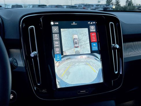 New 2026 Volvo XC40 B5 Plus w/ Protection Package Premier image 19