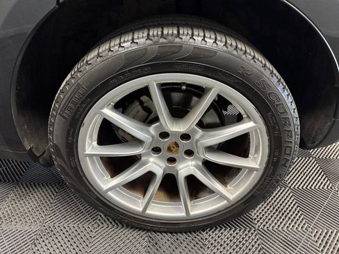 Used 2018 Porsche Macan S image 18