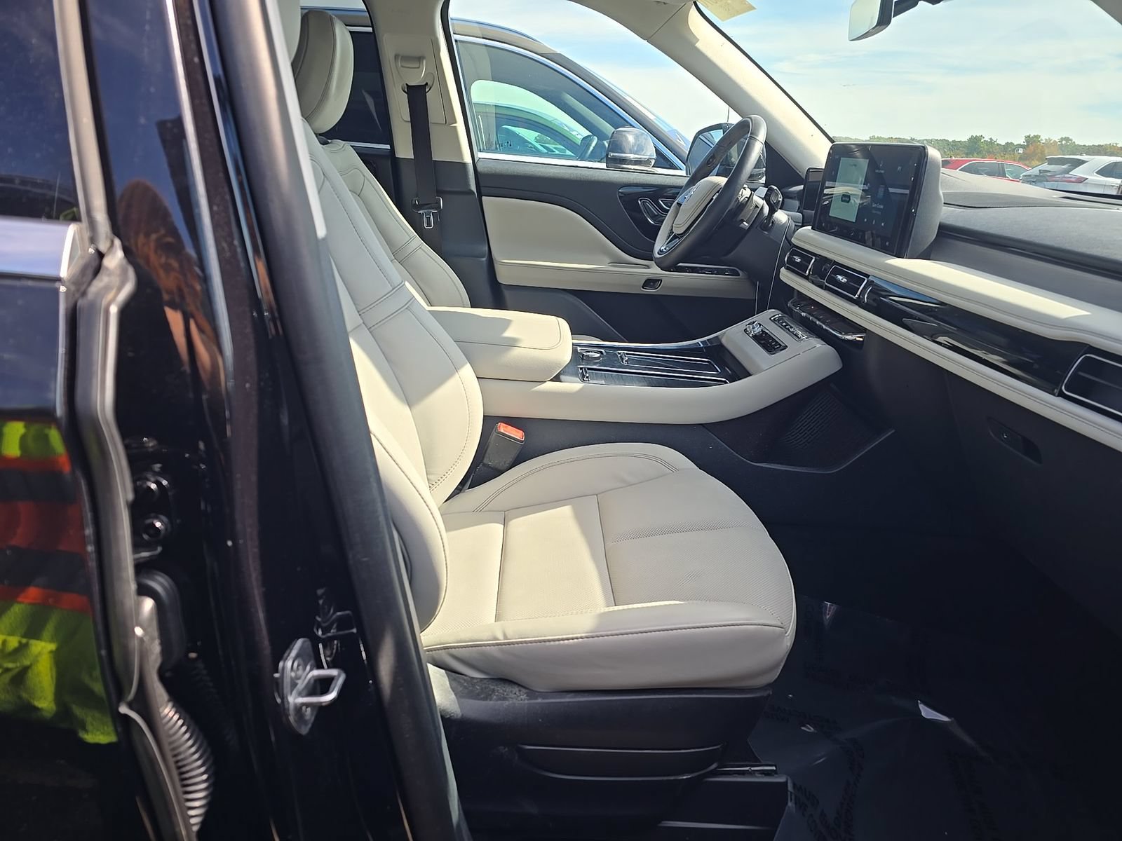 Used 2026 Lincoln Aviator Reserve AWD/4WD image 19