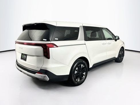 Used 2026 Kia Carnival LXS FWD image 9