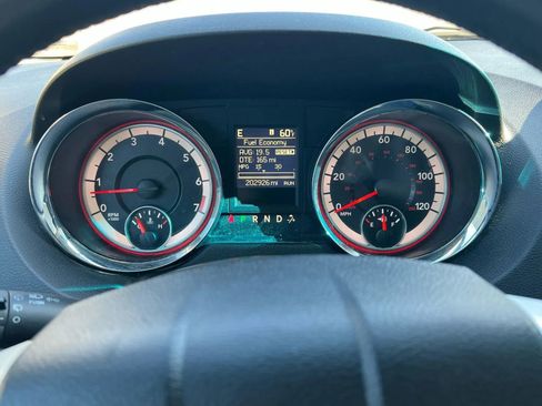 Used 2015 Dodge Grand Caravan SXT w/ Rear Park Assist Package image 19