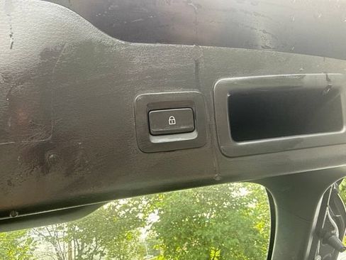 Used 2024 MAZDA MAZDA3 s FWD image 12