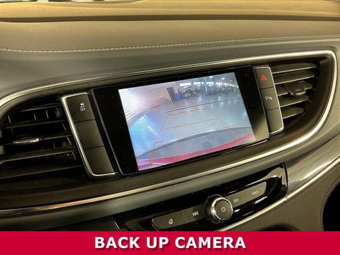 Used 2019 Buick Enclave Essence FWD image 13