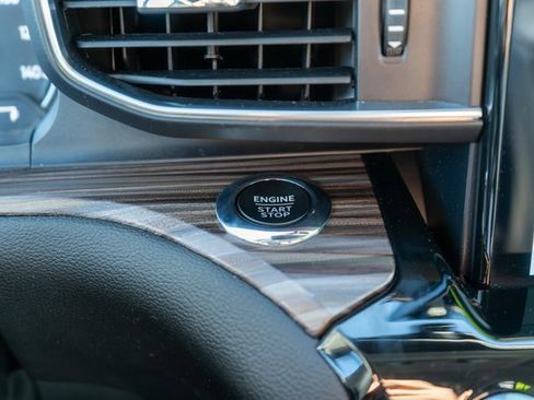 Used 2022 Ford Explorer Limited w/ Limited Technology Package image 27