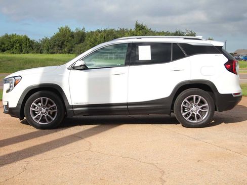 Used 2023 GMC Terrain SLT FWD image 6