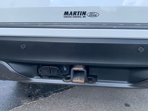 Used 2021 Ford Explorer XLT w/ Equipment Group 202A image 9