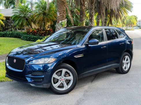 Used 2017 Jaguar F-PACE Premium image 6