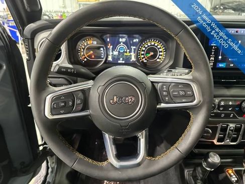 Used 2024 Jeep Wrangler Unlimited Sahara w/ Technology Group AWD/4WD image 20