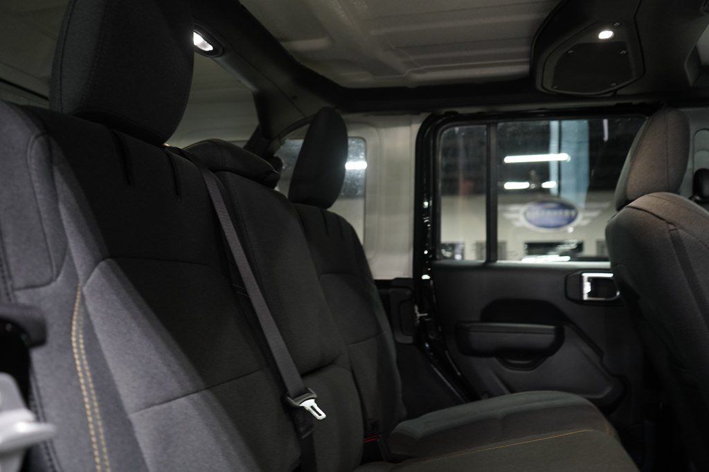 Used 2024 Jeep Wrangler Unlimited w/ Convenience Group AWD/4WD image 25