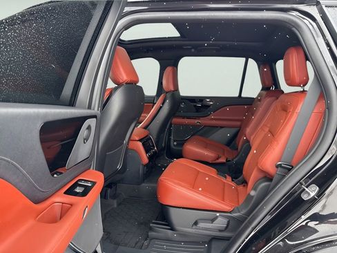 Used 2025 Lincoln Aviator Reserve w/ Jet Appearance Package AWD/4WD image 19