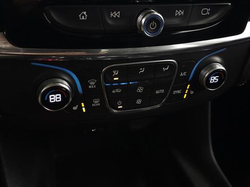 Used 2019 Chevrolet Traverse LT w/ LT Premium Package image 31