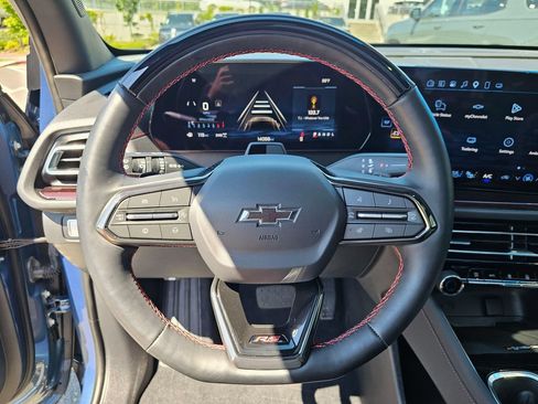 Used 2025 Chevrolet Traverse RS w/ LPO, Floor Liner Package AWD/4WD image 28