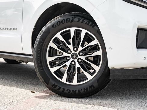 Used 2025 Ford Expedition Max Platinum AWD/4WD image 2