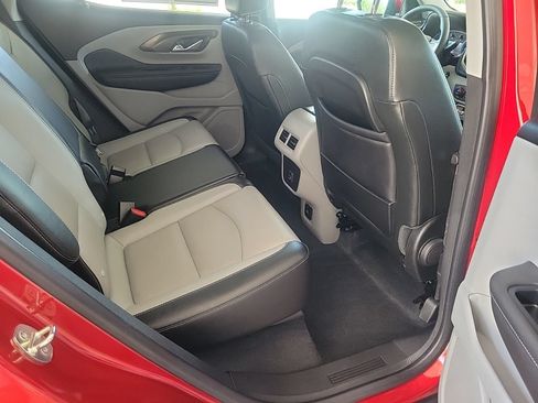 Used 2023 GMC Terrain SLT w/ Infotainment Package II FWD image 13
