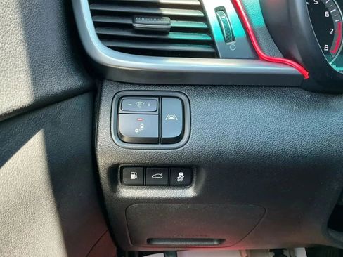 Used 2019 Kia Optima S w/ S Panoramic Sunroof Package image 33