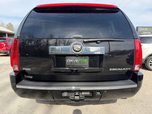 Used 2010 Cadillac Escalade 2WD image 4