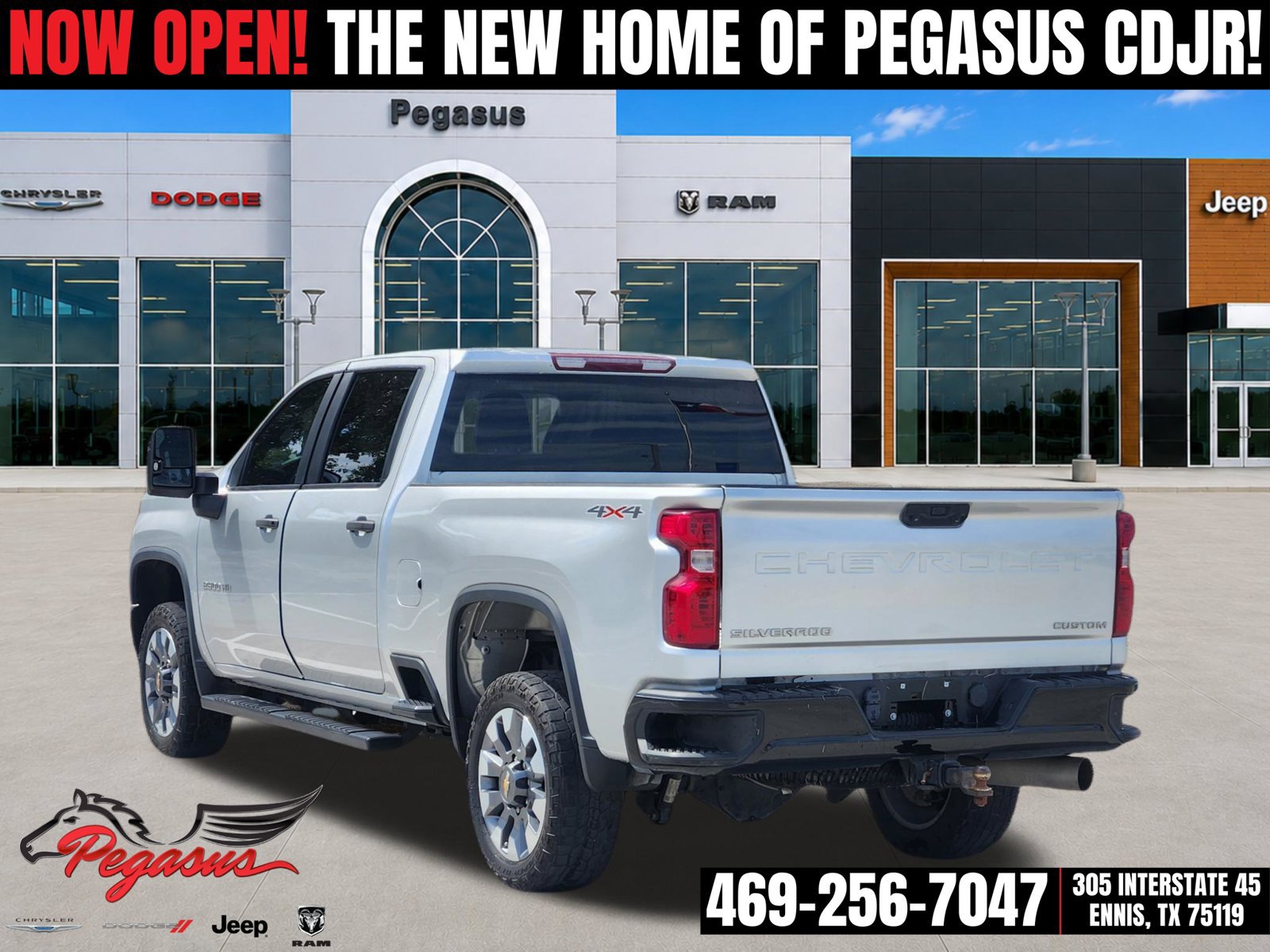 Used 2022 Chevrolet Silverado 2500 Custom w/ Custom Value Package AWD/4WD image 5