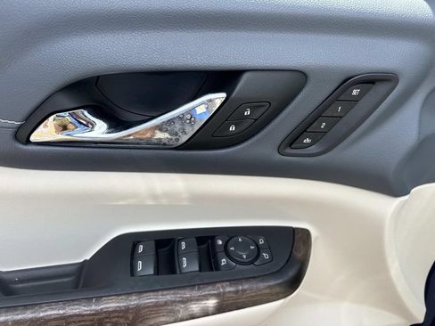 Used 2023 GMC Acadia Denali FWD image 20