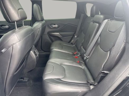 Used 2021 Jeep Cherokee Limited w/ Elite Package AWD/4WD image 28