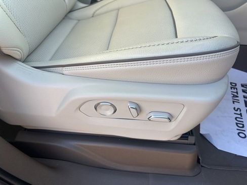 Used 2023 GMC Yukon XL Denali image 27