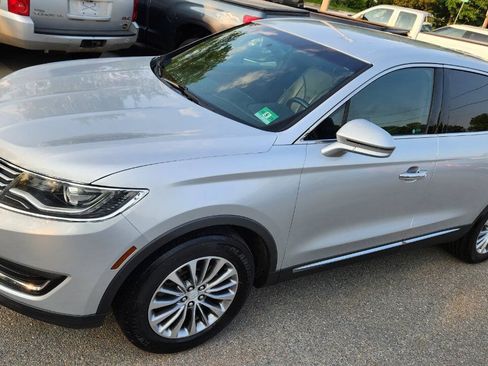 Used 2016 Lincoln MKX Select w/ Select Plus Package AWD/4WD image 6