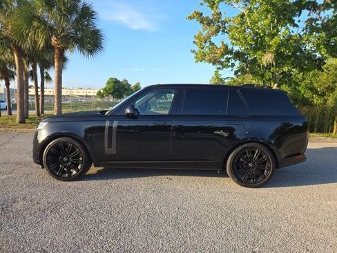 Used 2024 Land Rover Range Rover Long Wheelbase SE AWD/4WD image 2
