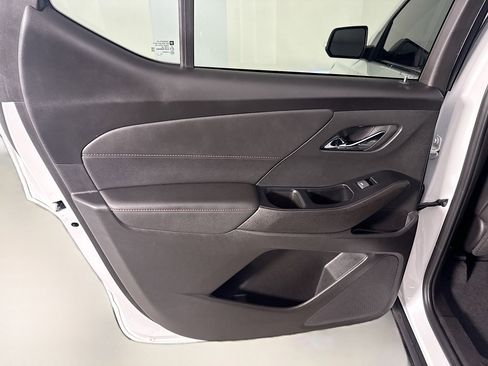 Used 2024 Chevrolet Traverse RS image 26