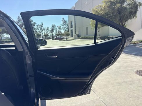 Used 2017 Lexus IS 200t image 15